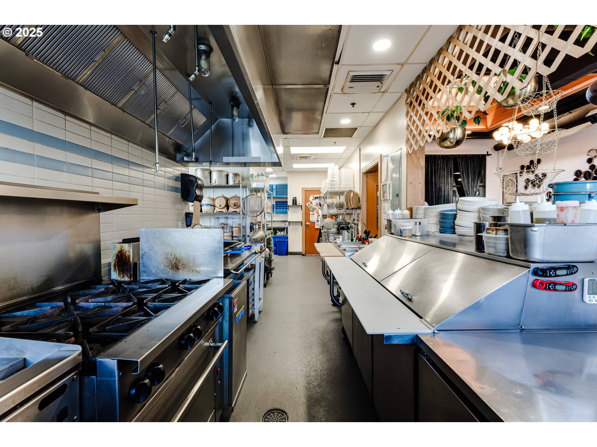 Eugene, OR 97401,50 E 11th AVE