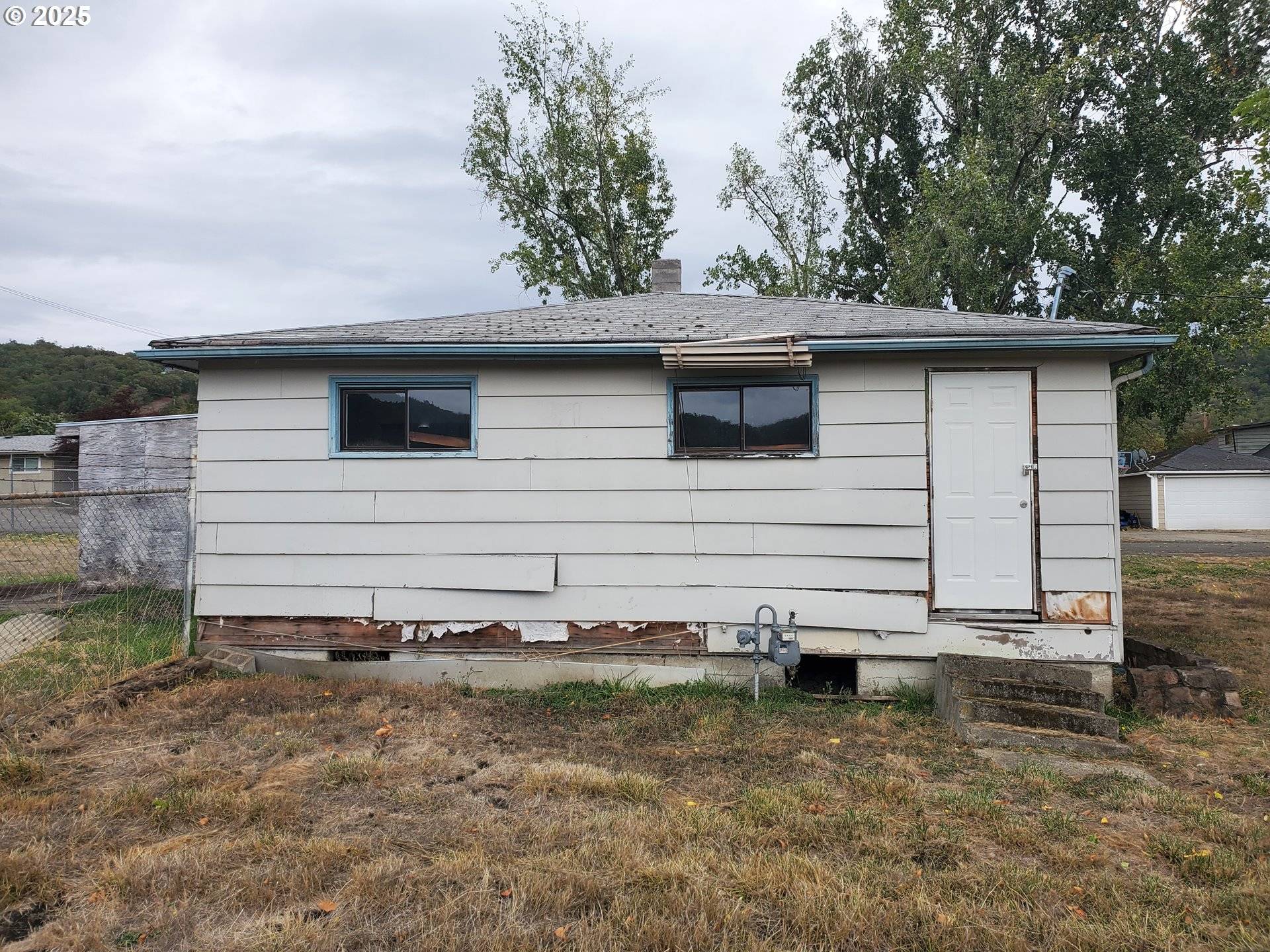 Roseburg, OR 97470,132 NE SAWYERS LN