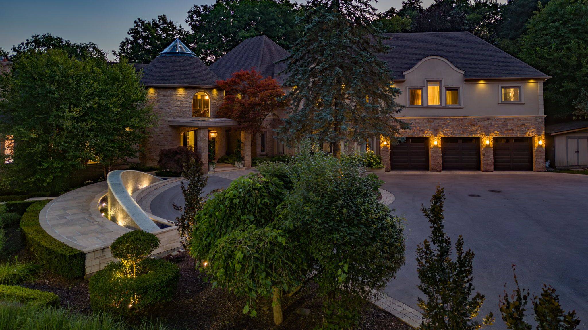 Vaughan, ON L6A 1E9,24 Dew Drop CT