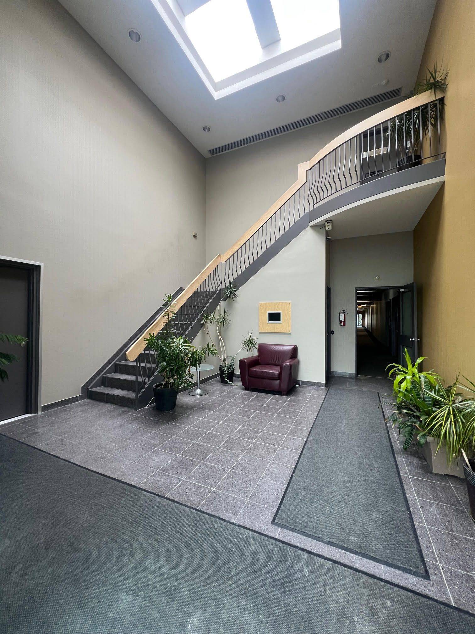 Markham, ON L3R 0C8,275 Renfrew DR #208