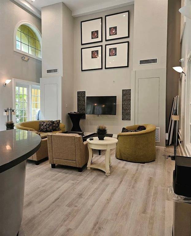 Orlando, FL 32801,860 N Orange Avenue #461