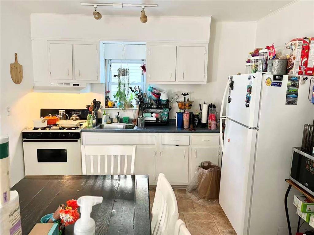 Staten  Island, NY 10305,251 Liberty AVE