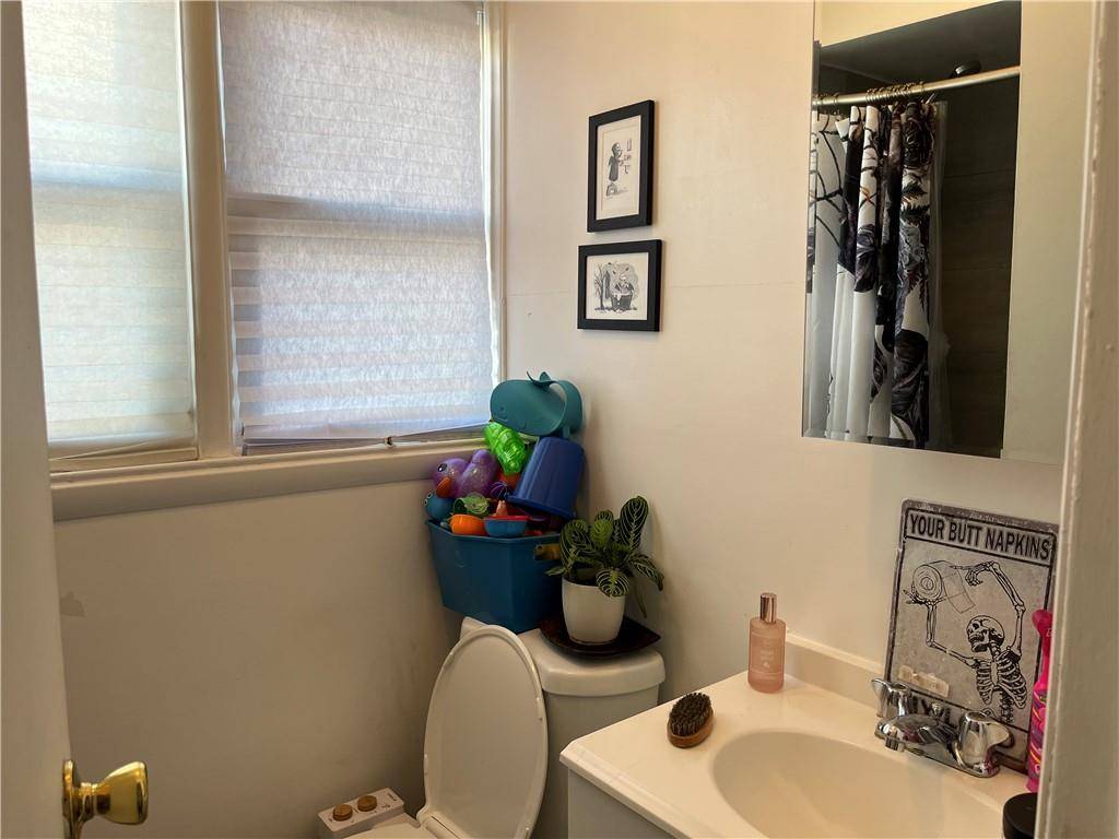 Staten  Island, NY 10305,251 Liberty AVE