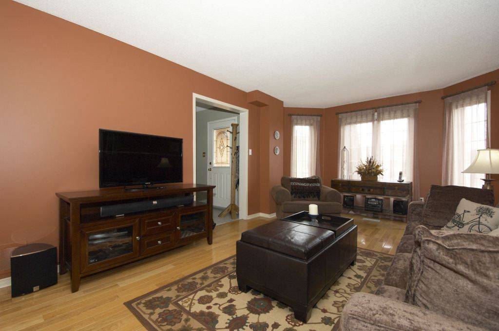 Barrie, ON L4N 8W1,7 Teal PL