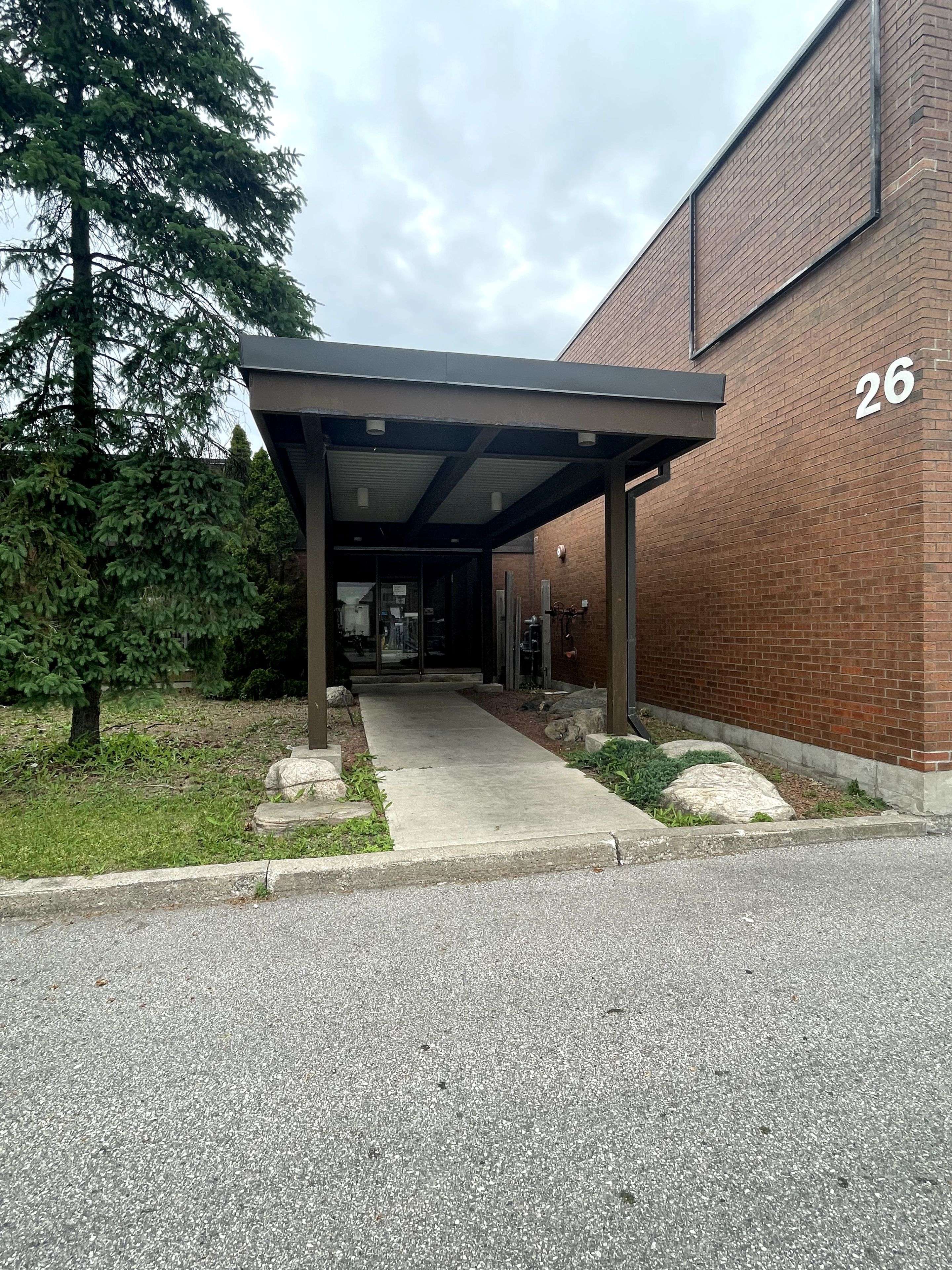 Toronto W10, ON M9W 5T9,26 Claireville DR #Opt A