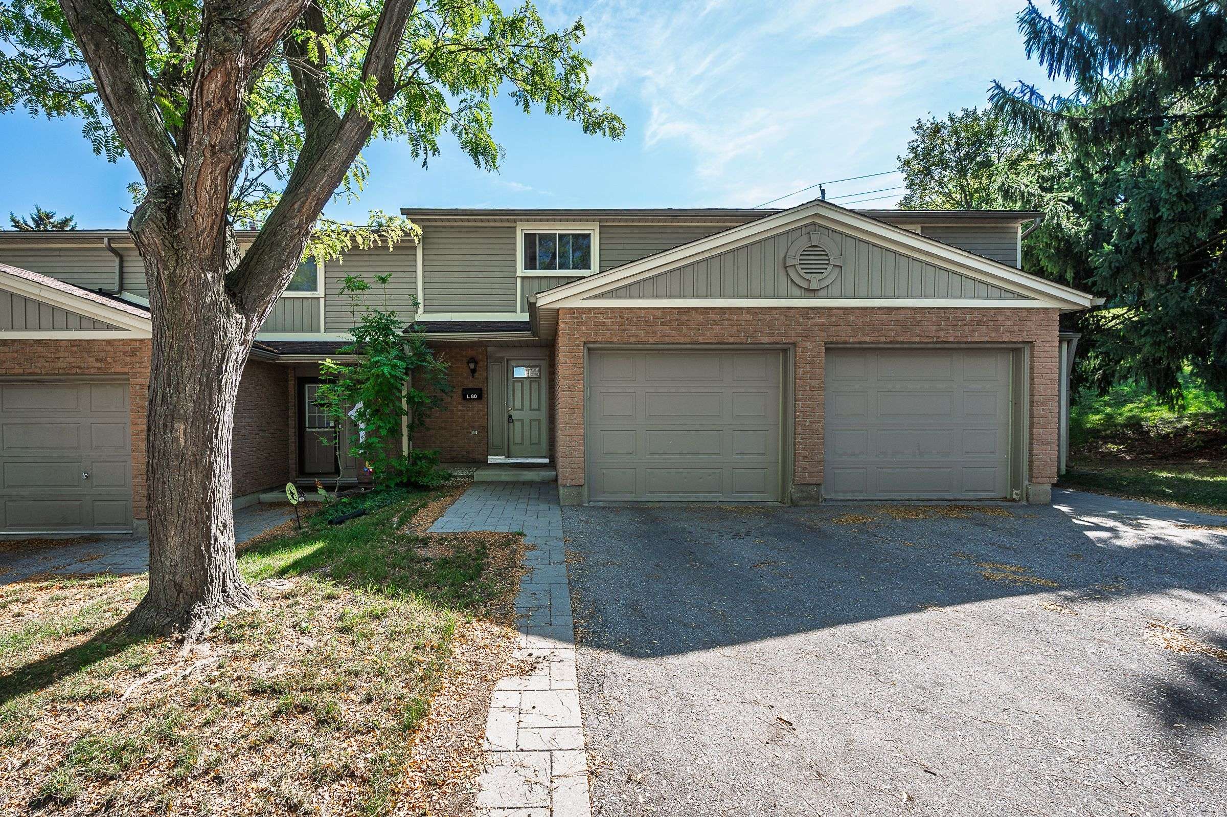 Kitchener, ON N2P 1L9,223 Pioneer DR #L80