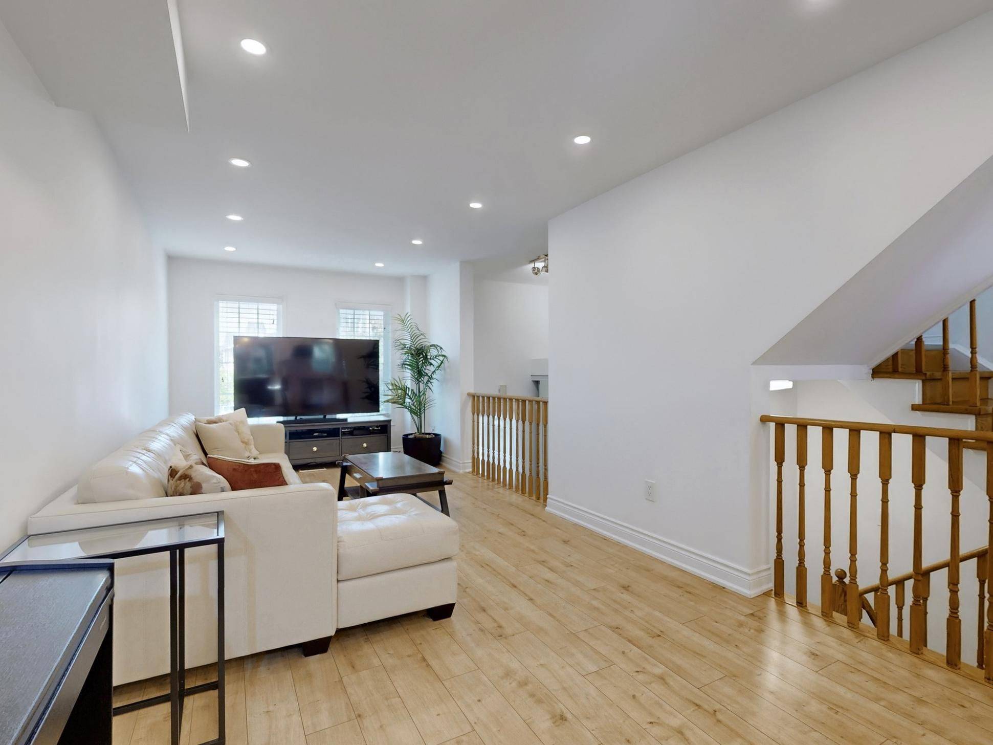 Mississauga, ON L5V 2K4,1480 Britannia RD W #50