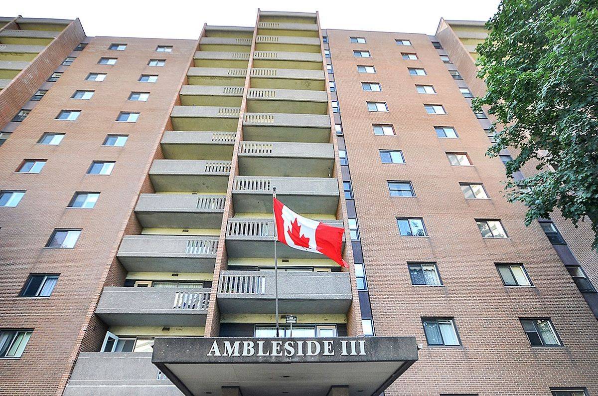 Woodroffe, ON K2B 8G6,1100 Ambleside DR #807