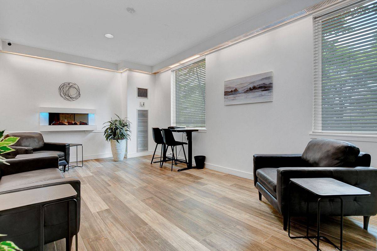 Woodroffe, ON K2B 8G6,1100 Ambleside DR #807