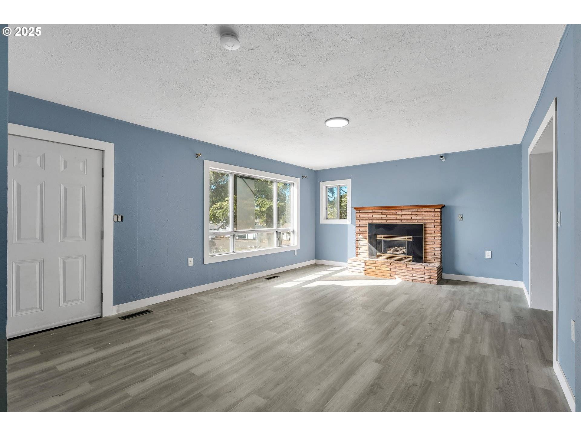 Jefferson, OR 97352,271 N 3RD ST