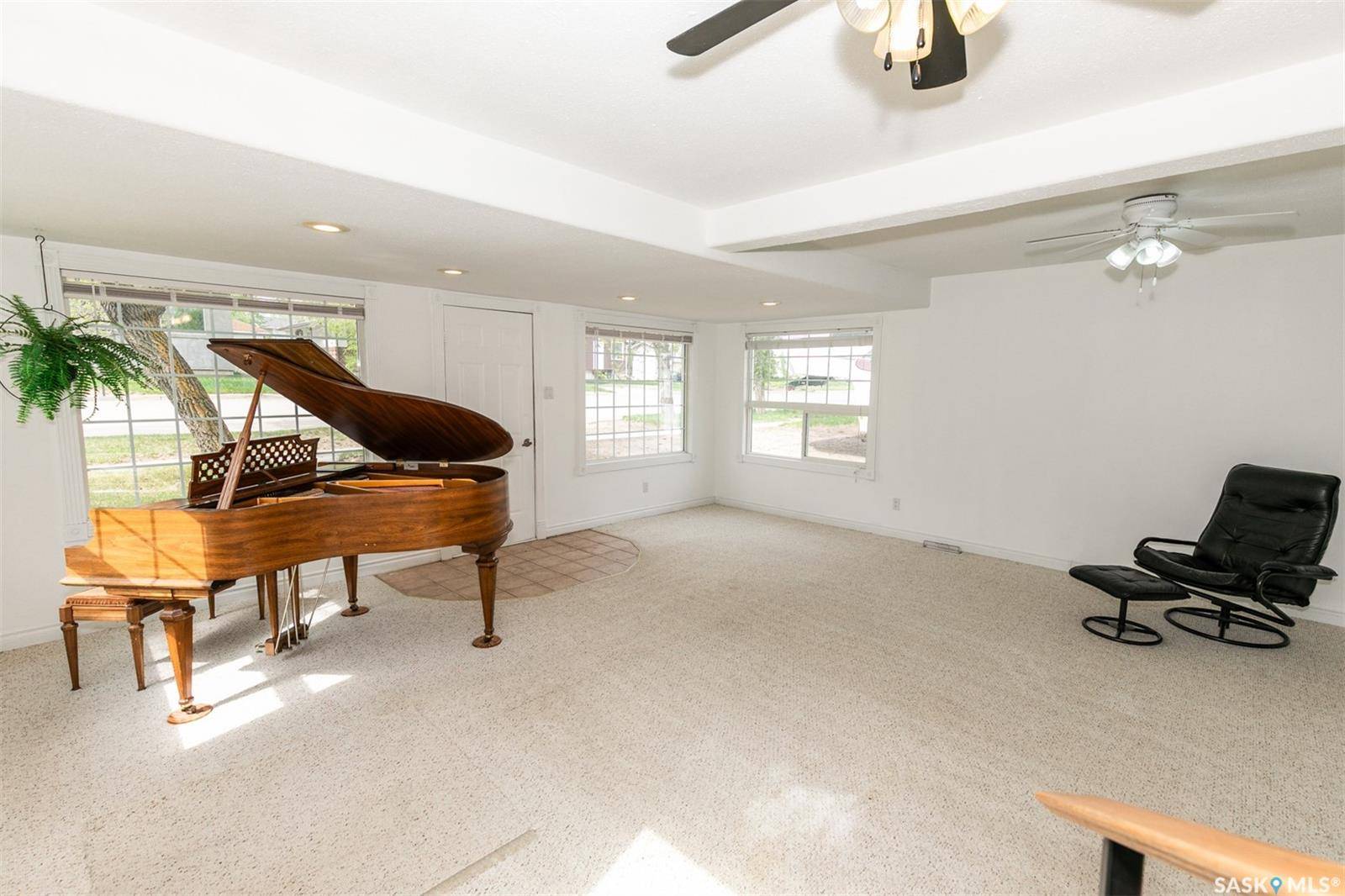 Kerrobert, SK S0L 1R0,632 Saskatchewan AVENUE