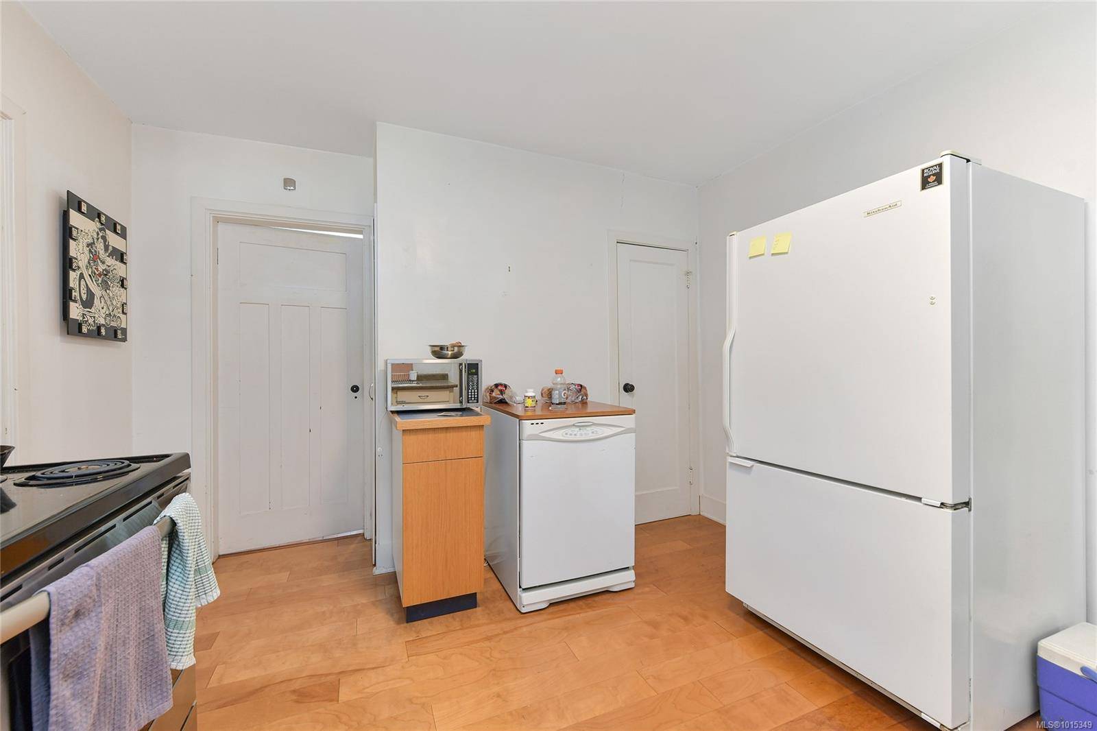 Victoria, BC V8R 2M1,1715 Carrick St