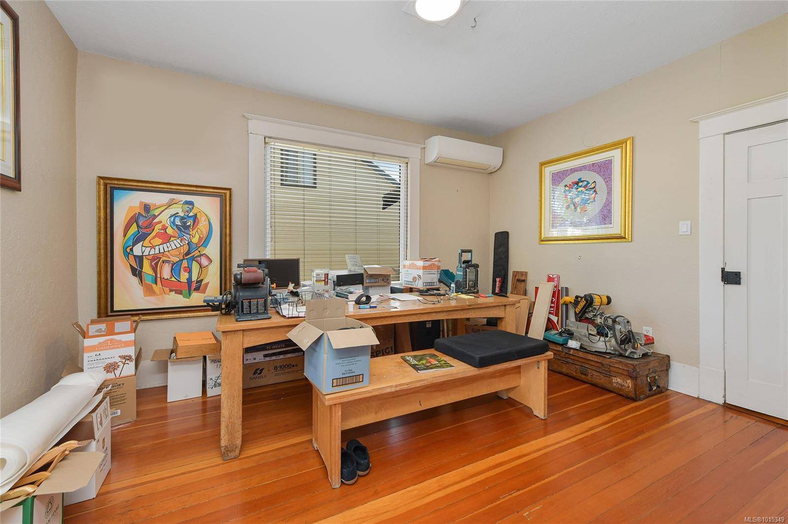 Victoria, BC V8R 2M1,1715 Carrick St