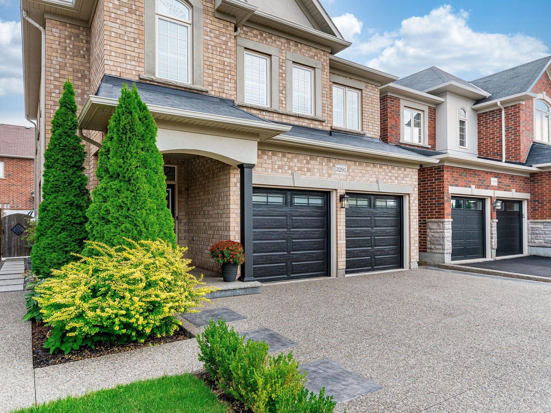 Burlington, ON L7M 0N7,3291 Steeplechase DR