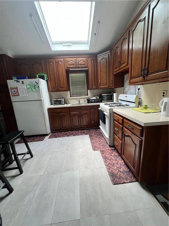 Brooklyn, NY 11236,105-61 Flatlands 7th ST