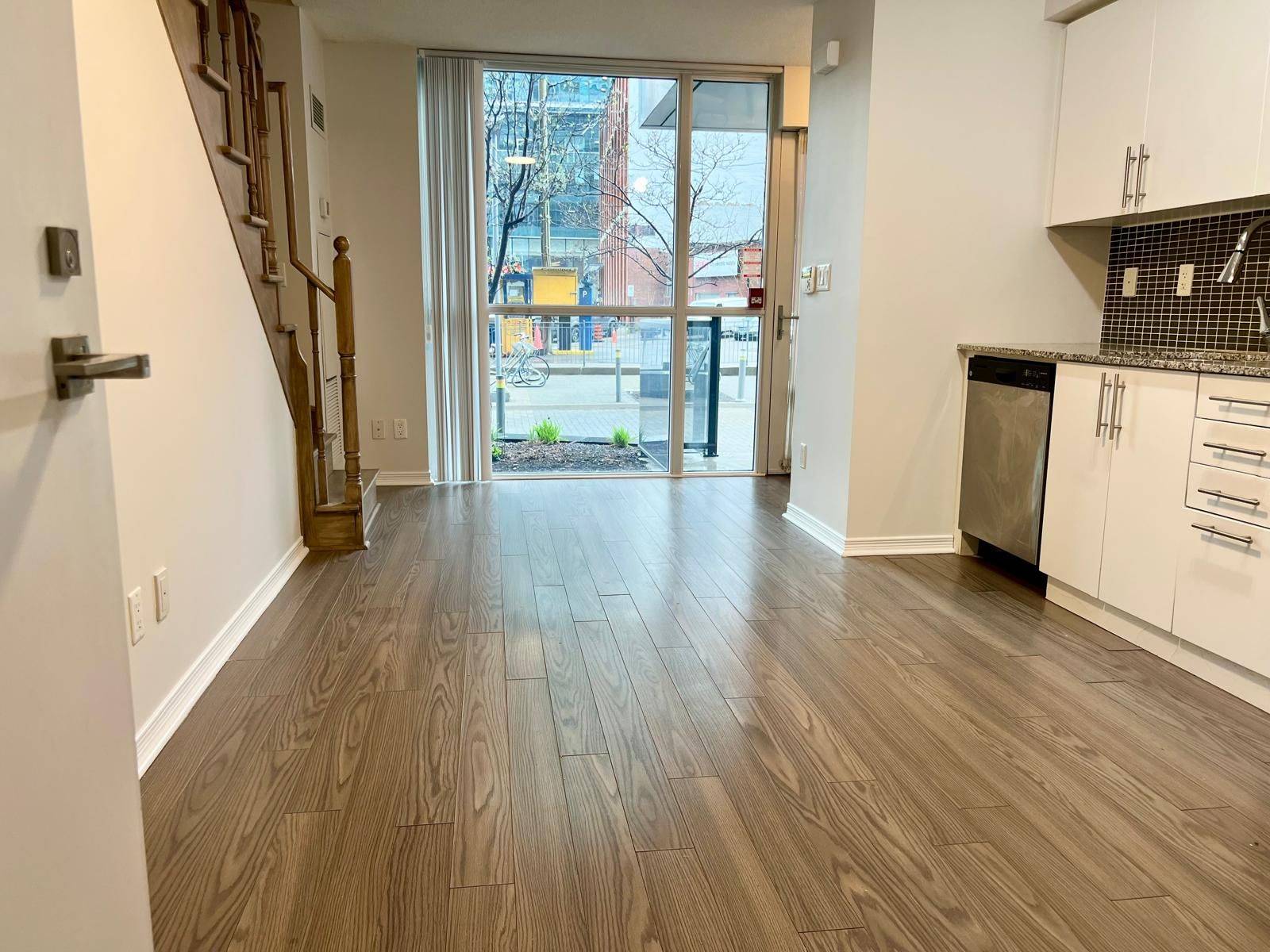 Toronto C01, ON M5V 0K3,352 Front ST W #102