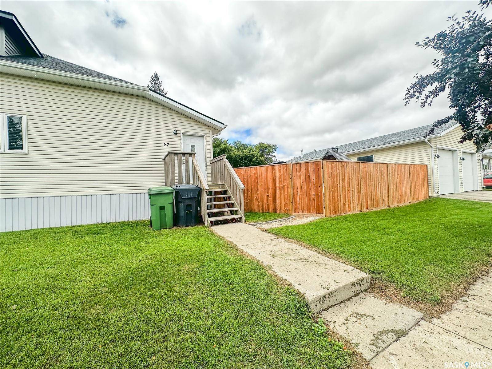 Yorkton, SK S3N 0A1,87 Collacott STREET W