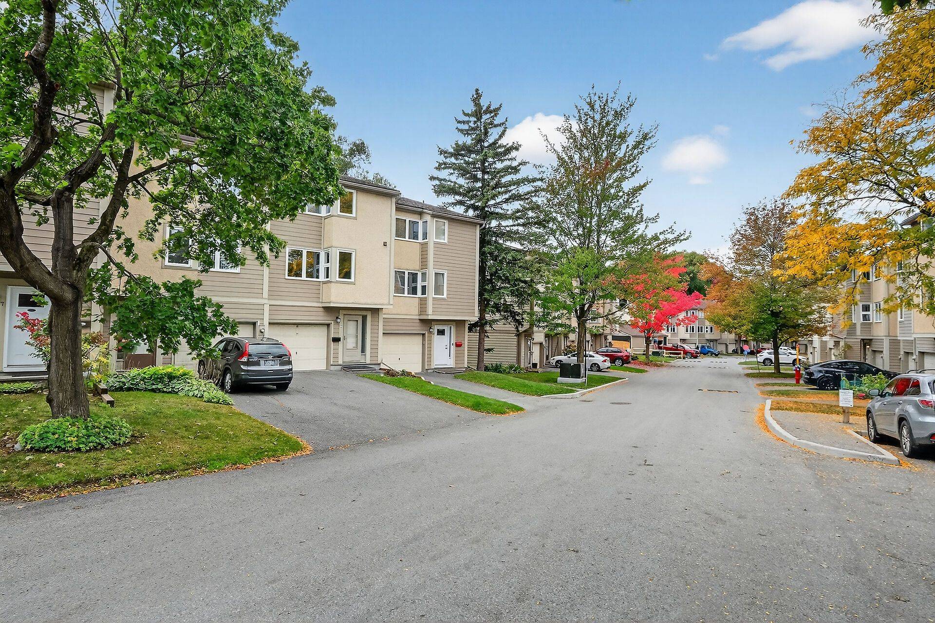 Kanata, ON K2L 1Z9,11 Peary WAY