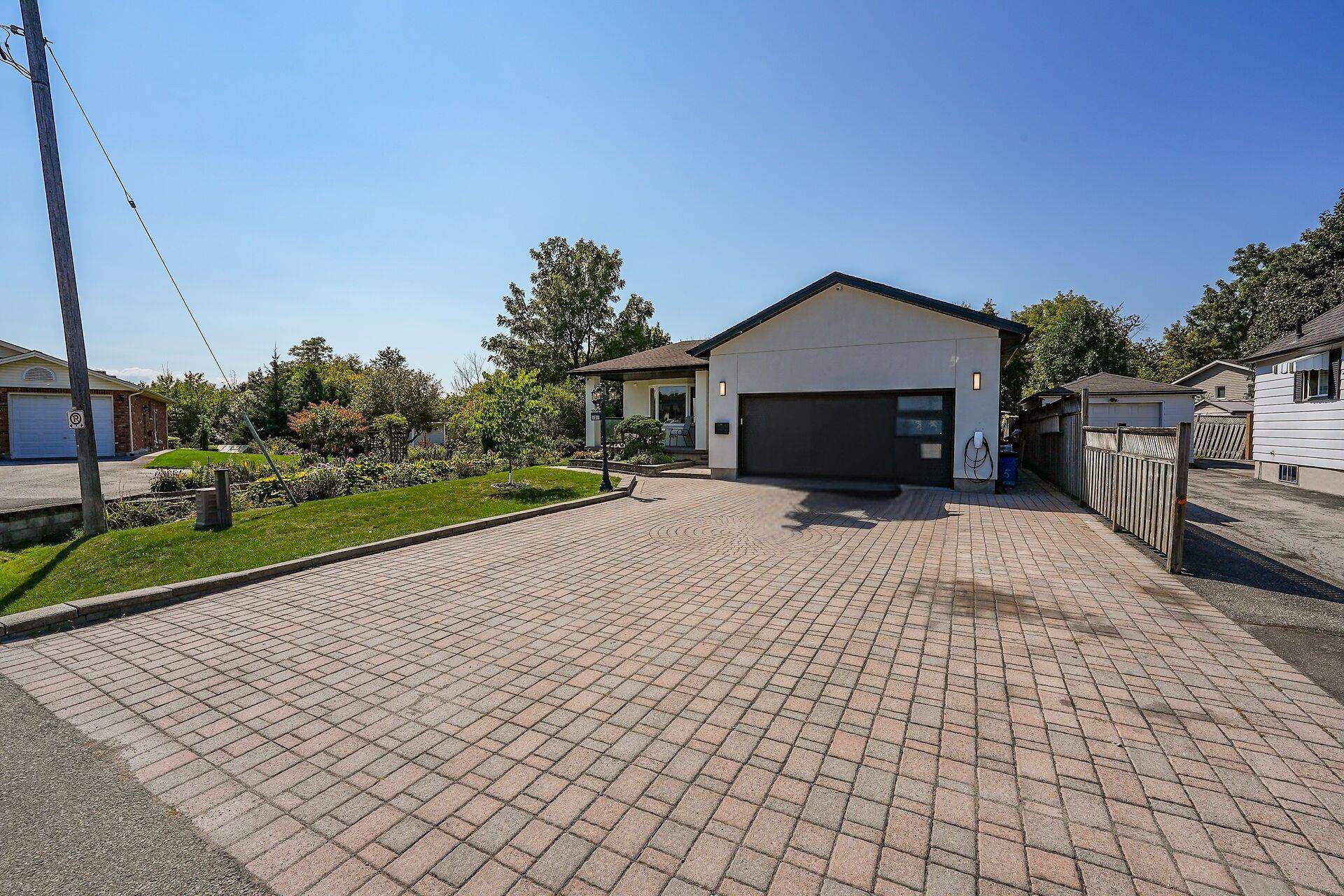 St. Catharines, ON L2P 2E7,5 Lucerne PL