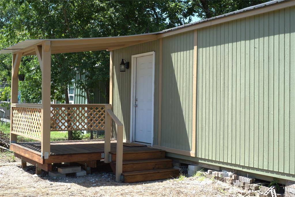 Mart, TX 76664,315 N Falls Street