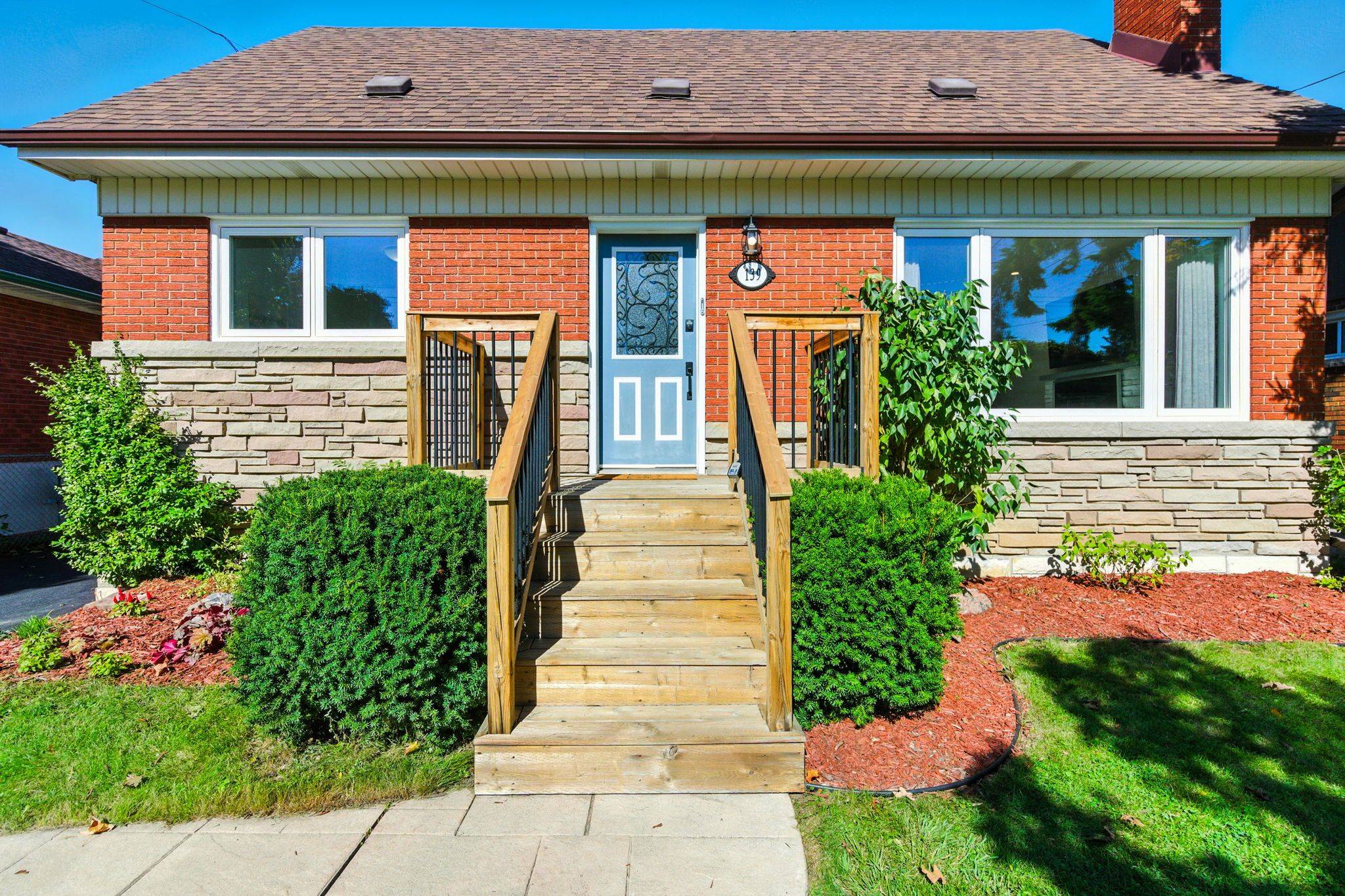 Hamilton, ON L8T 2N9,139 TOBY CRES