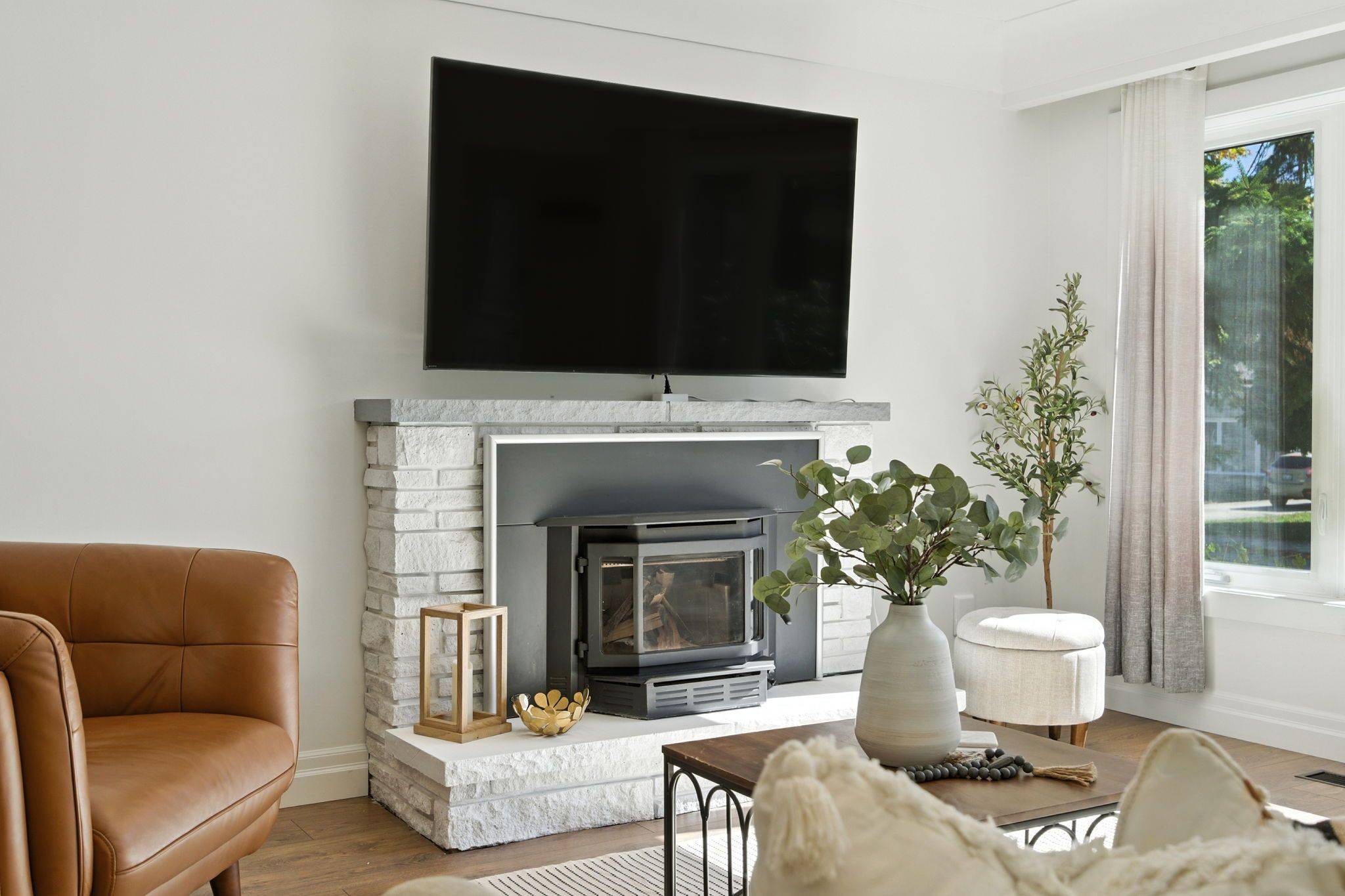 Hamilton, ON L8T 2N9,139 TOBY CRES