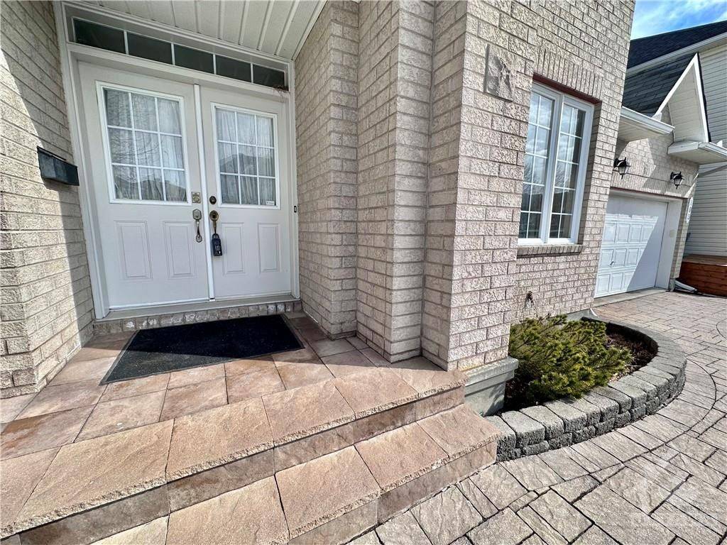 Hunt Club - Windsor Park Village And Area, ON K1V 1Z3,103 COLUMBIA AVE