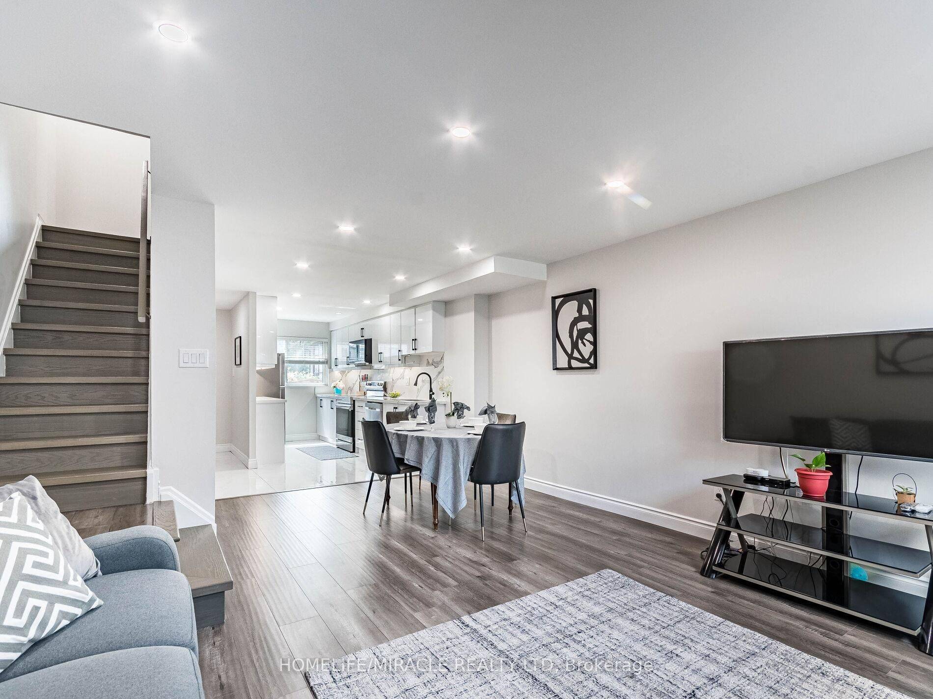 Mississauga, ON L5A 3M2,180 Mississauga Valley BLVD #124