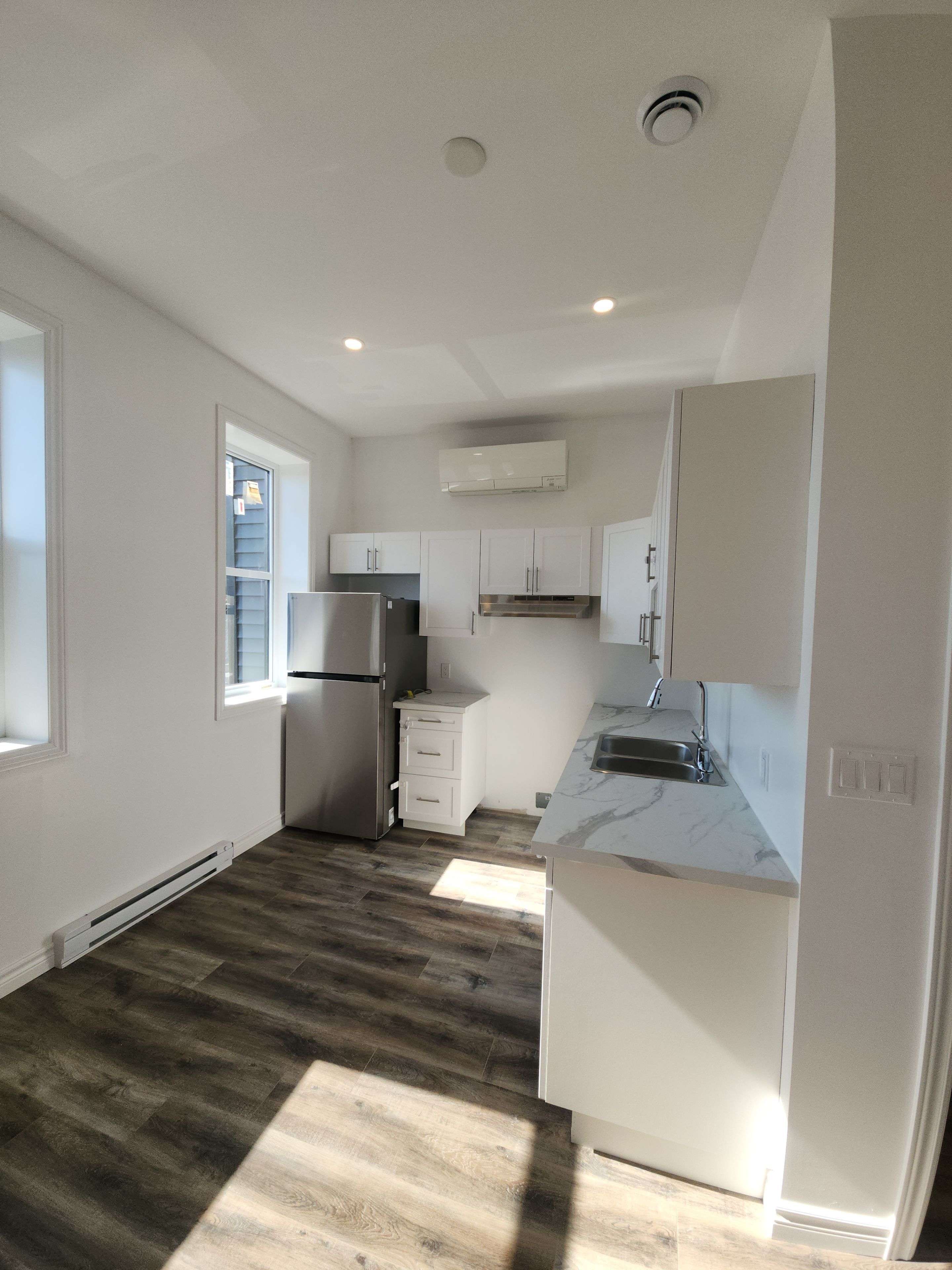 Springwater, ON L0L 1P0,9 Queen ST W #201