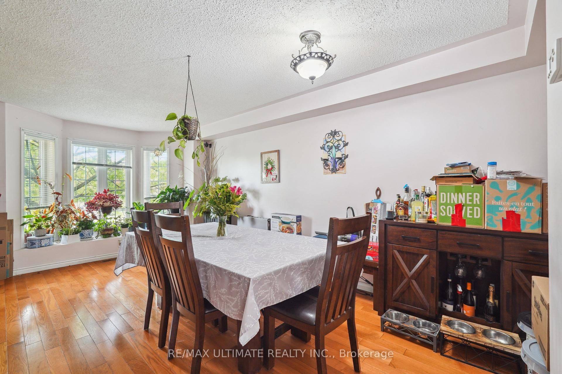 Toronto W02, ON M6N 5C1,2168 St. Clair AVE W