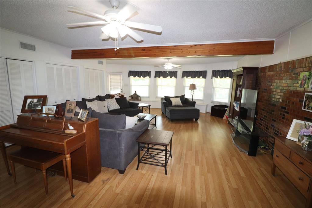 Jacksboro, TX 76458,220 US Highway 380 W