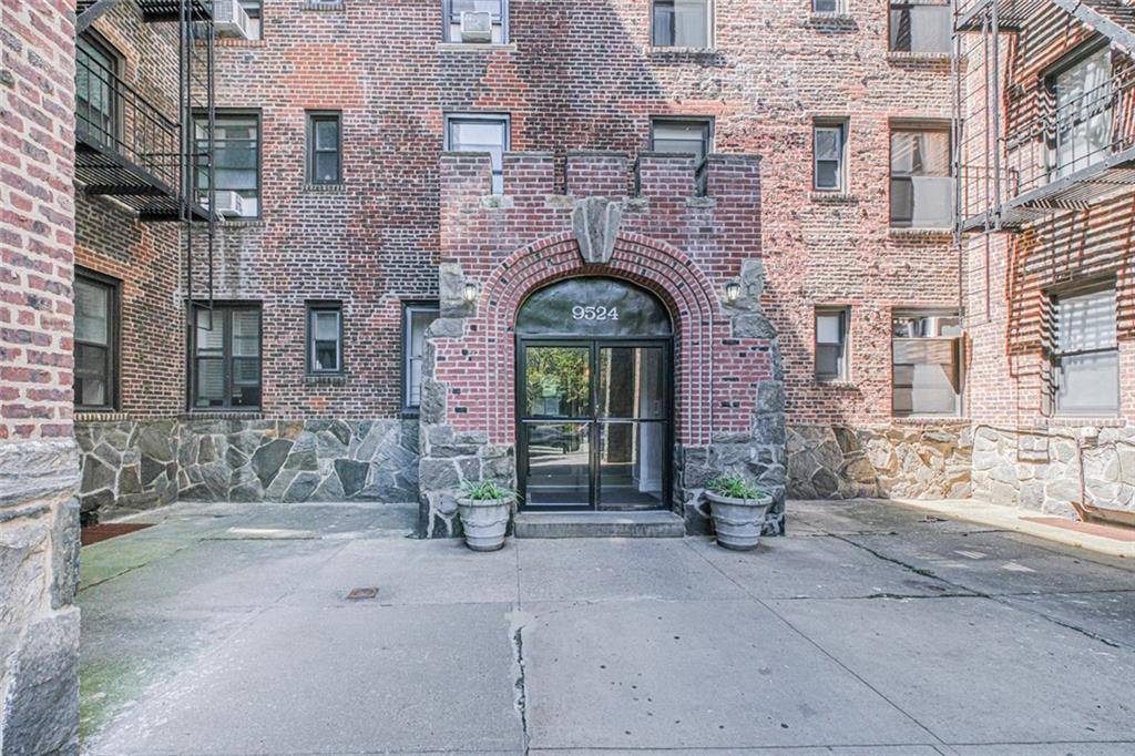 Brooklyn, NY 11209,9524 Fort Hamilton Pkwy #105