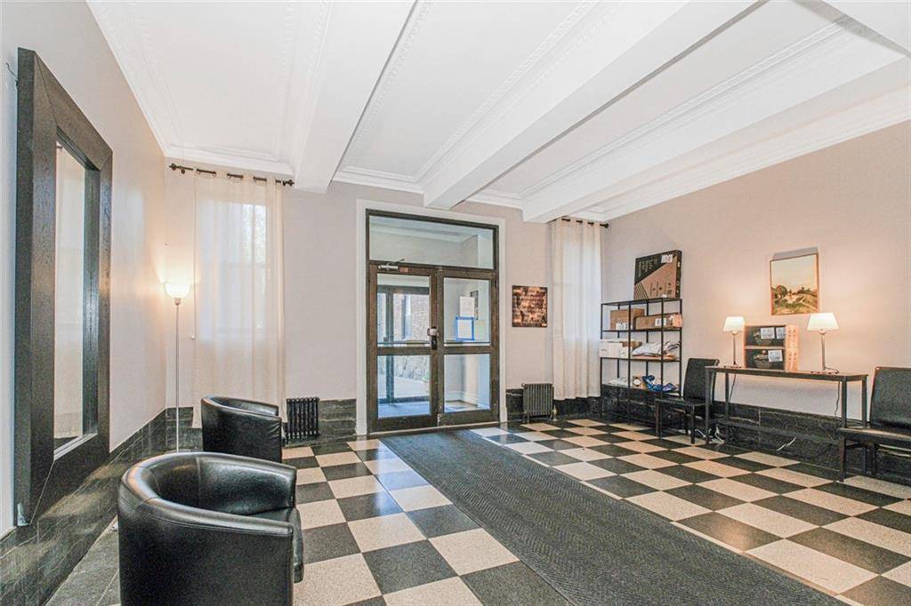 Brooklyn, NY 11209,9524 Fort Hamilton Pkwy #105