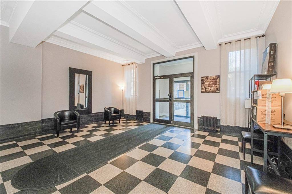 Brooklyn, NY 11209,9524 Fort Hamilton Pkwy #105