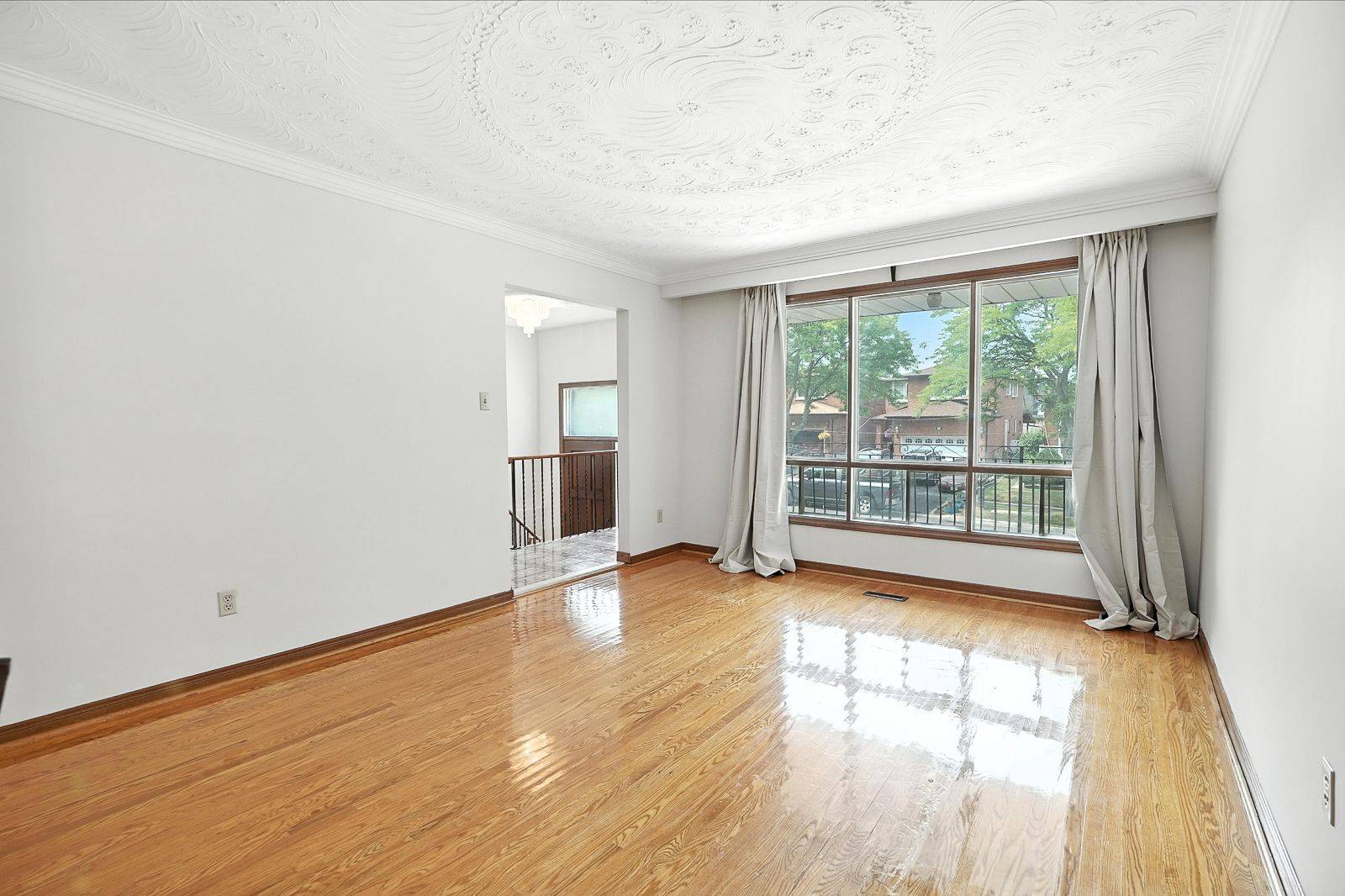 Toronto E08, ON M1J 3L8,72 Fred Bland CRES