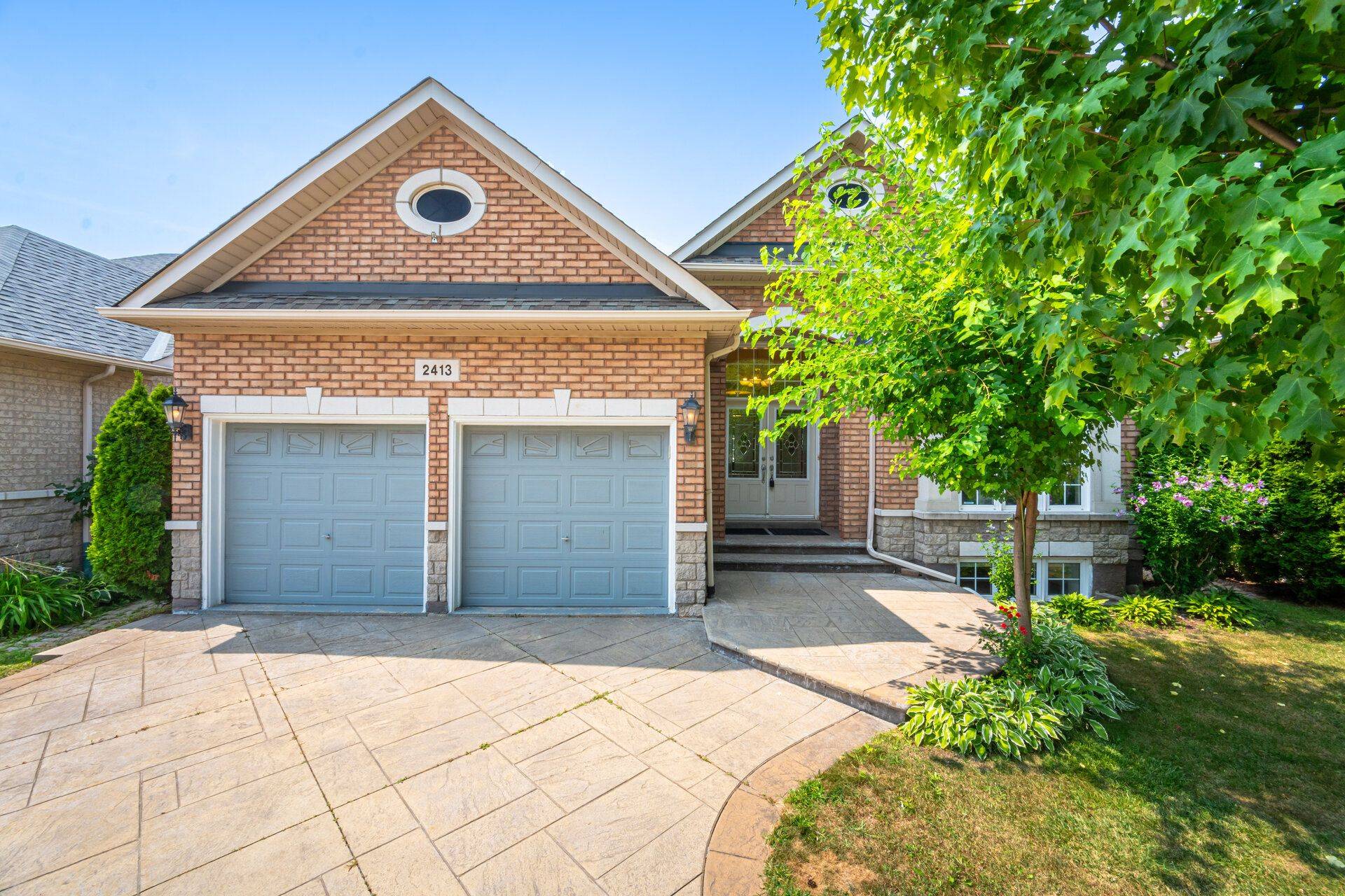 2413 Salcome DR, Oakville, ON L6H 7N5