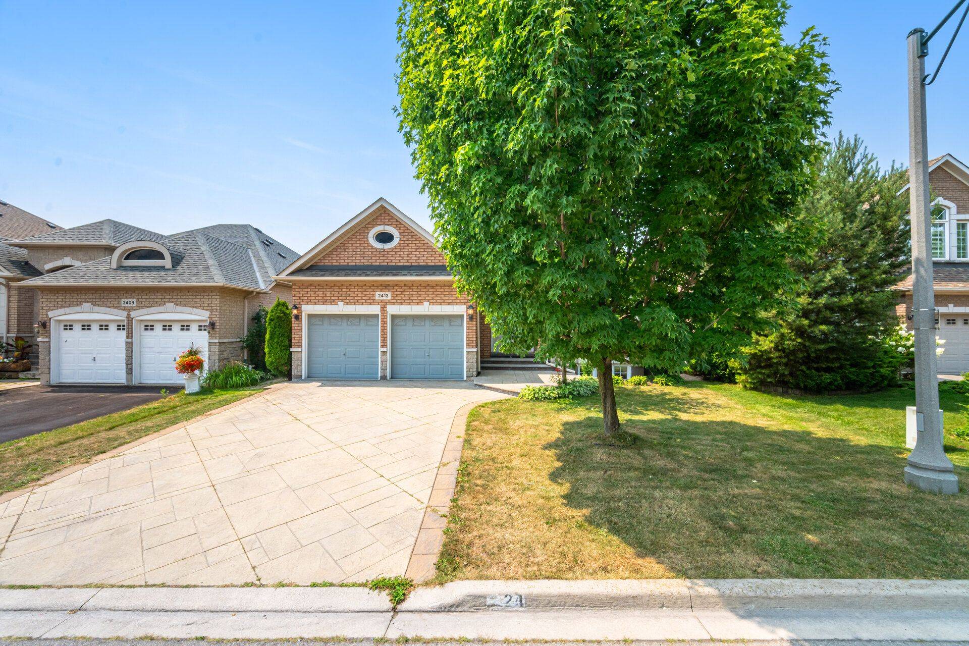 2413 Salcome DR, Oakville, ON L6H 7N5