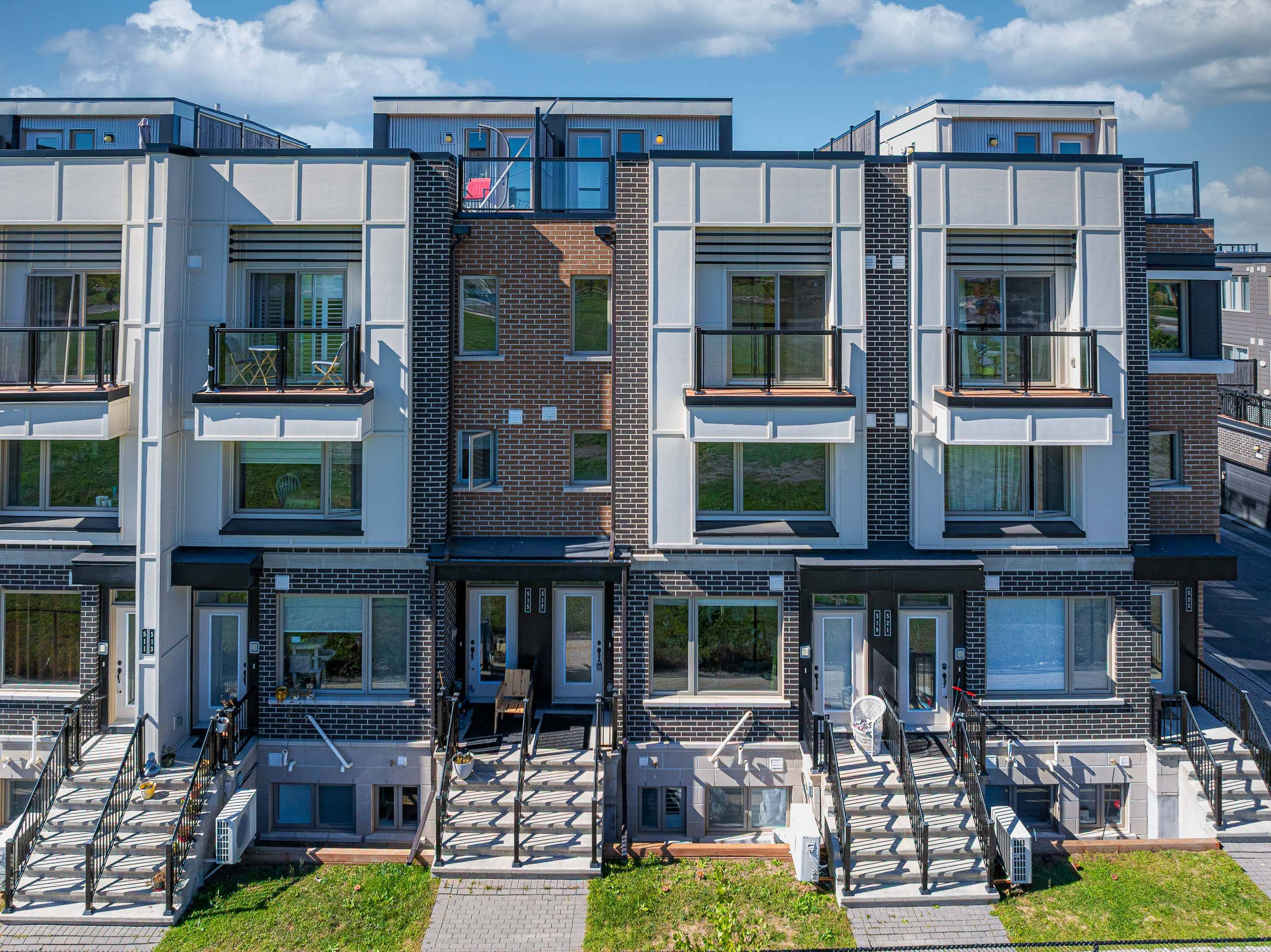 Manor Park - Cardinal Glen And Area, ON K1K 4Z8,517 Ozawa Private