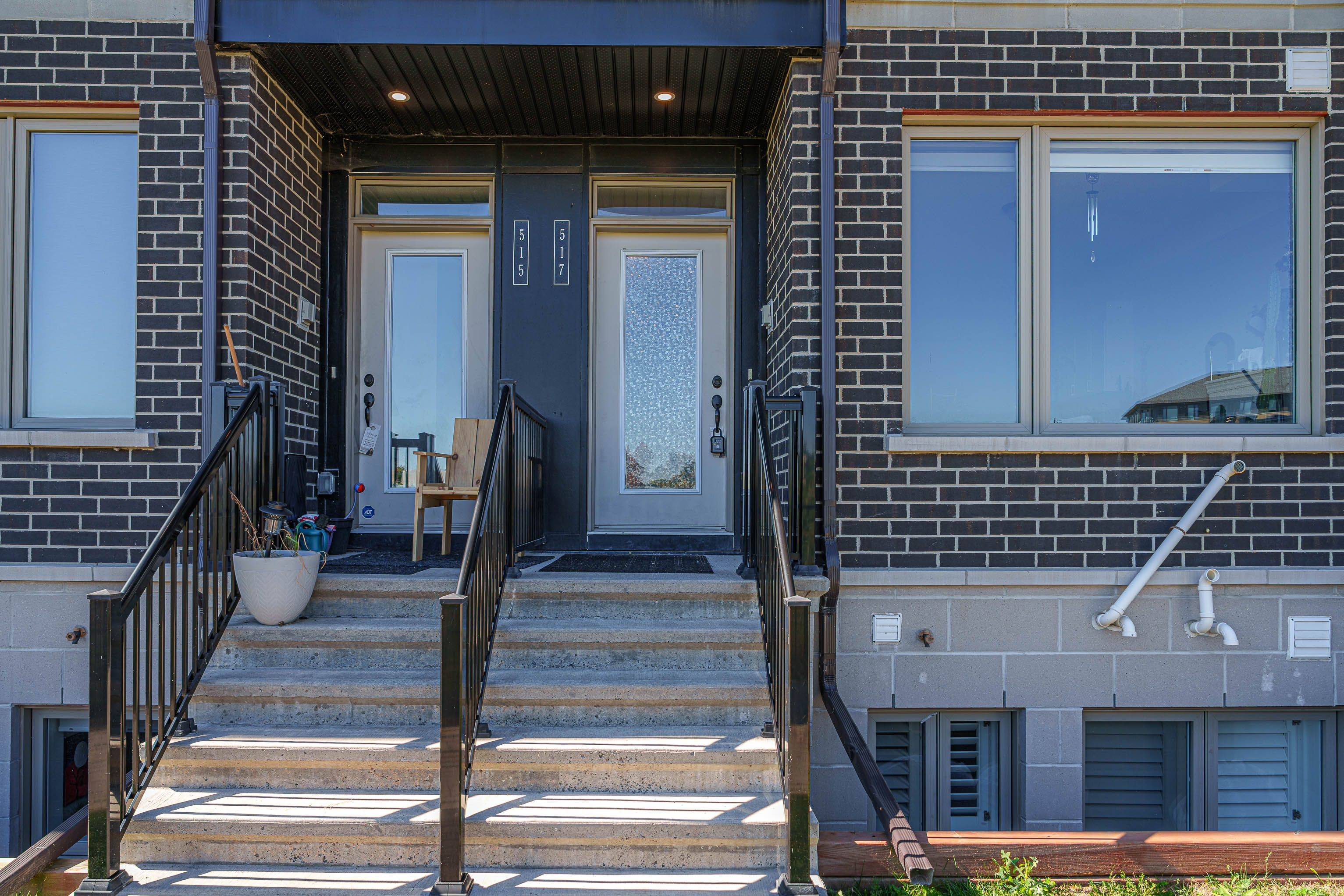 Manor Park - Cardinal Glen And Area, ON K1K 4Z8,517 Ozawa Private