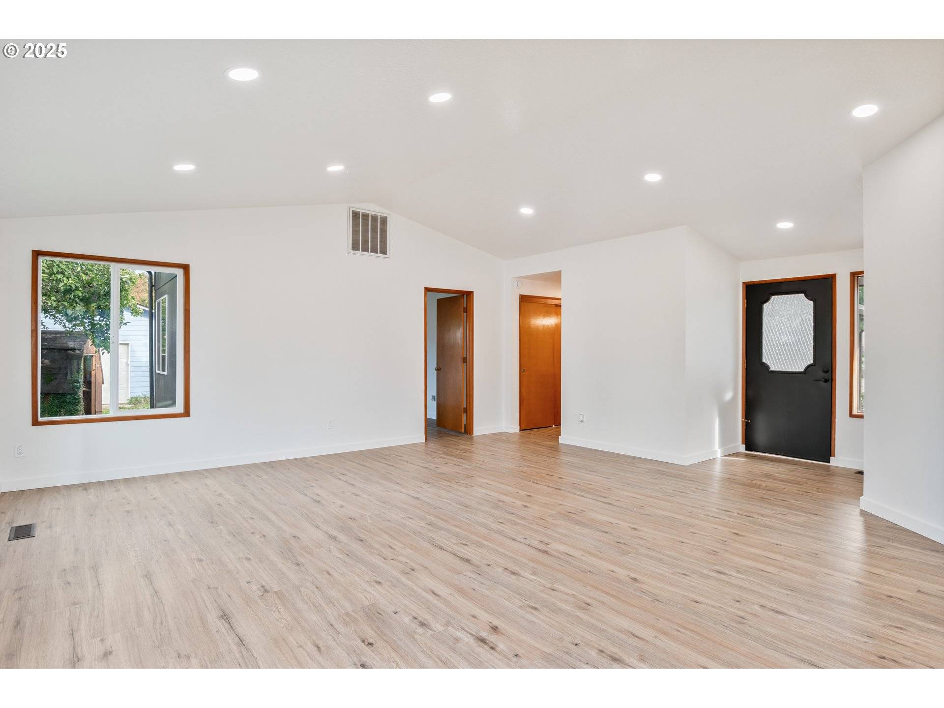 Longview, WA 98632,2421 HICKORY AVE