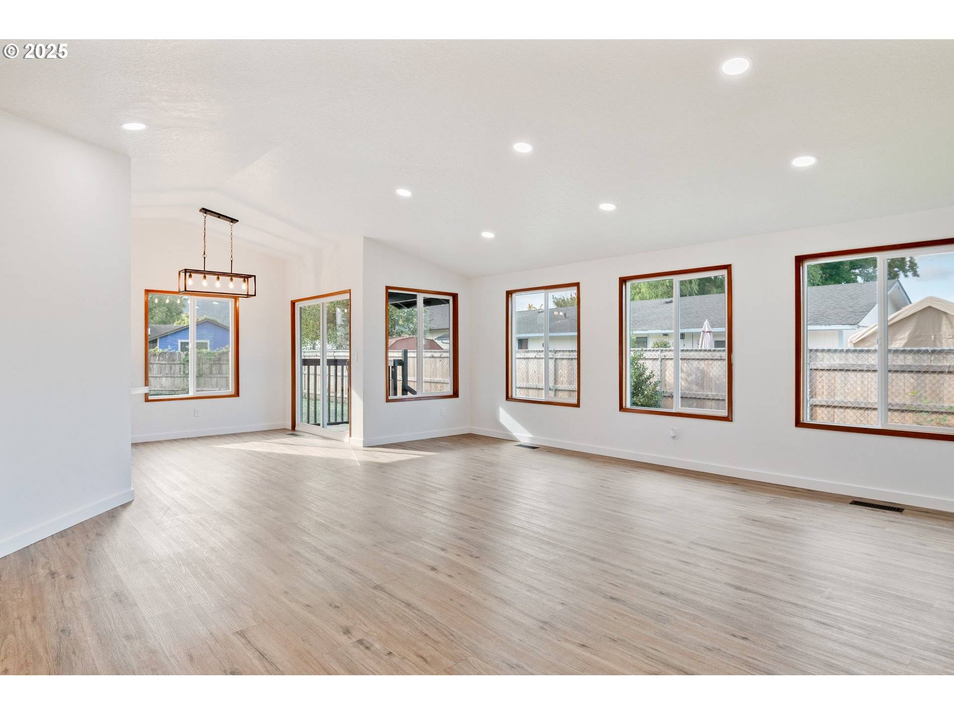 Longview, WA 98632,2421 HICKORY AVE