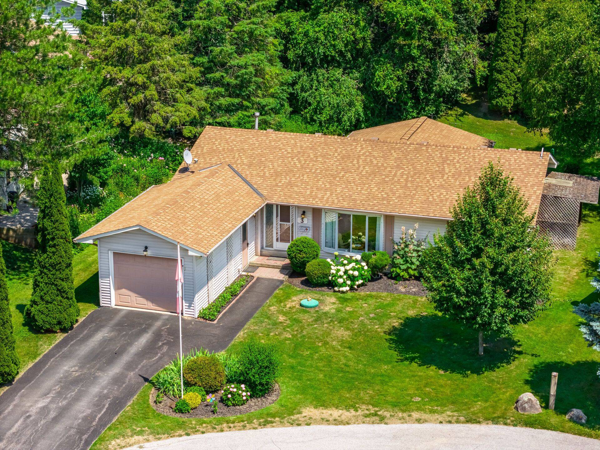 New Tecumseth, ON L0G 1W0,3 Pineview CT