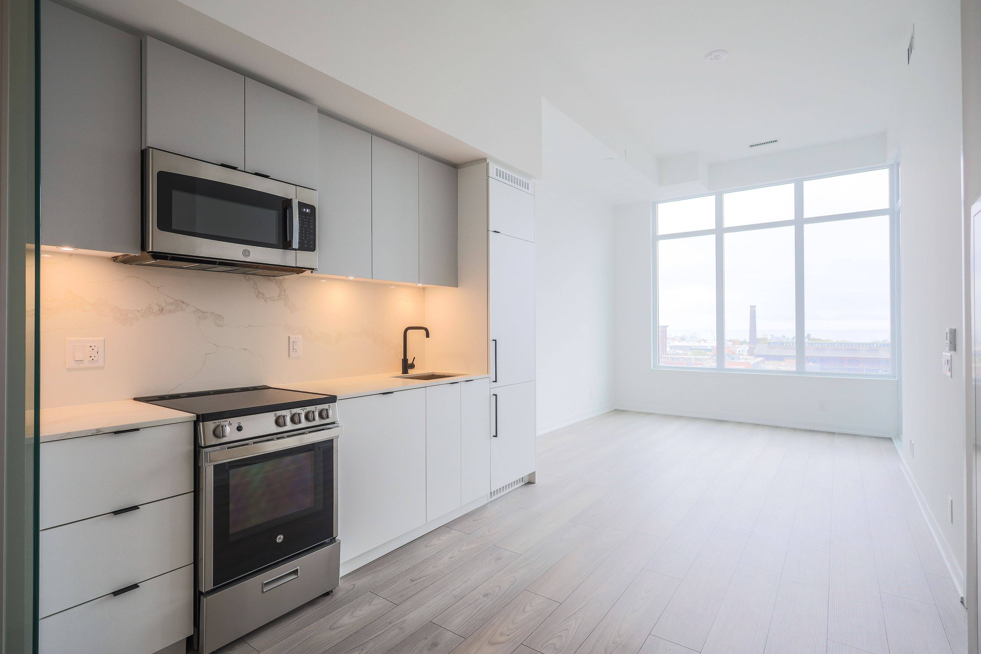 Toronto W01, ON M6K 0J2,285 Dufferin ST #715