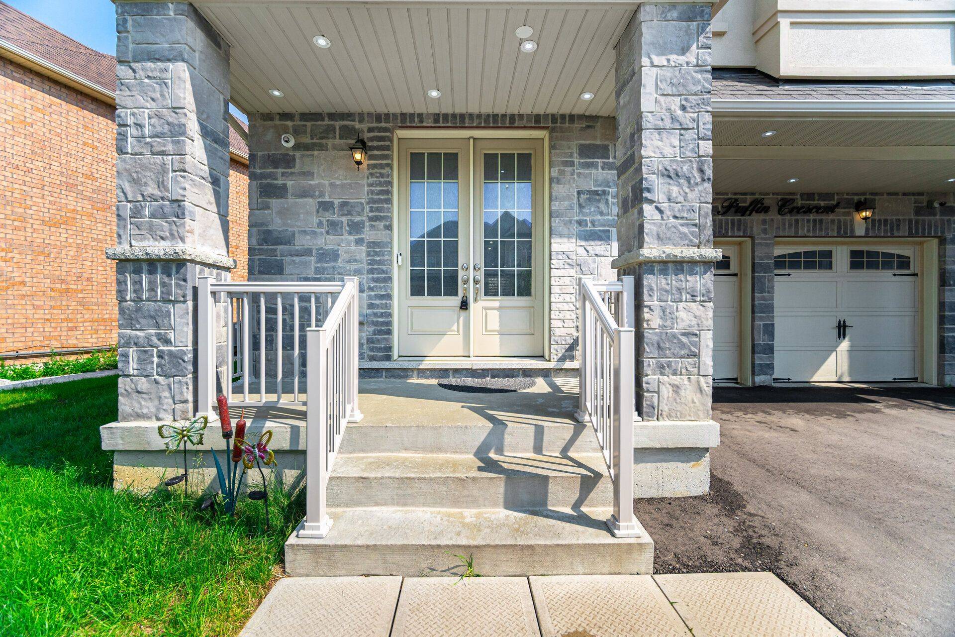 Brampton, ON L6R 4C3,49 Puffin CRES