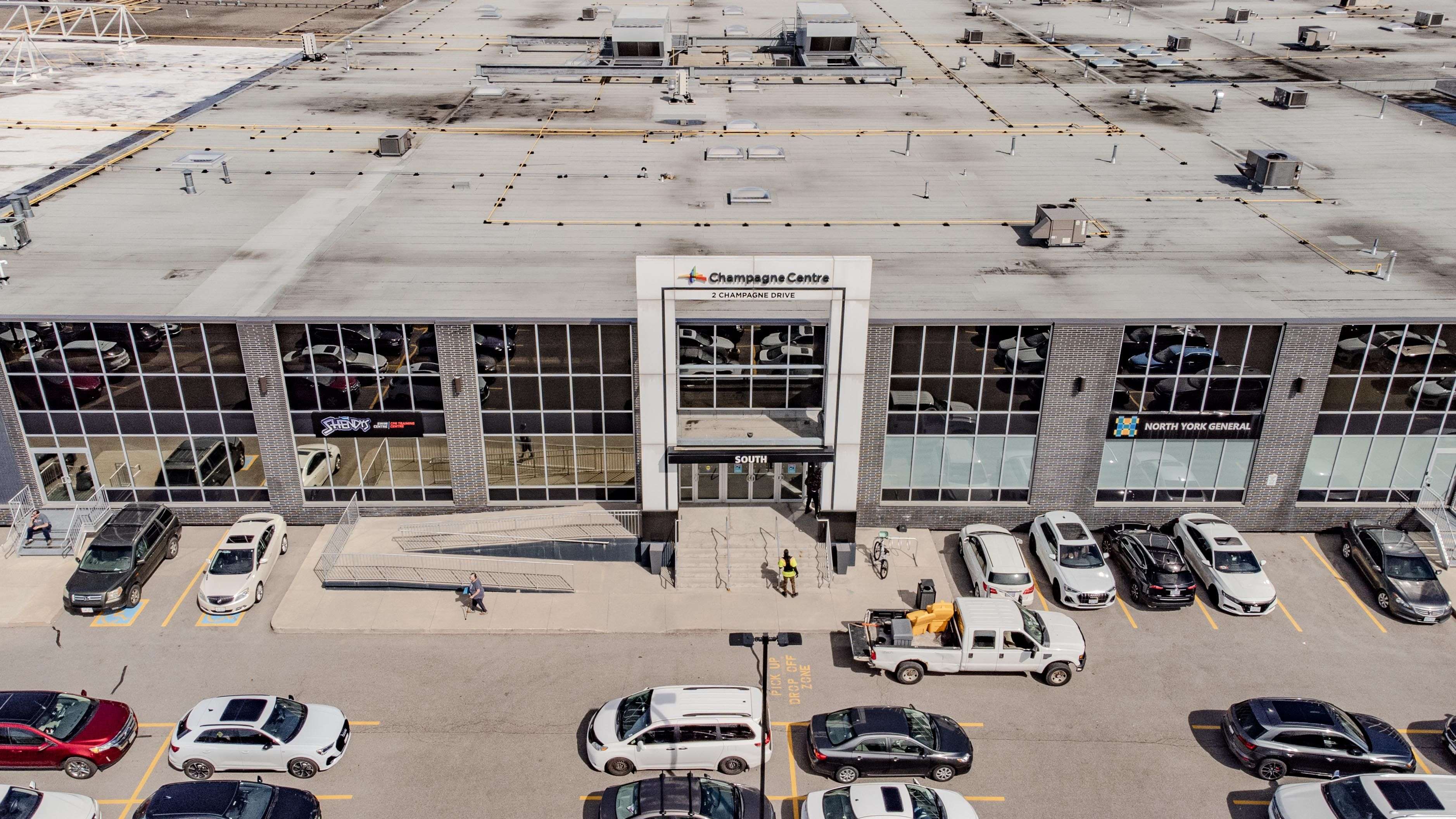 Toronto W05, ON M3J 0K2,2 Champagne DR #B3