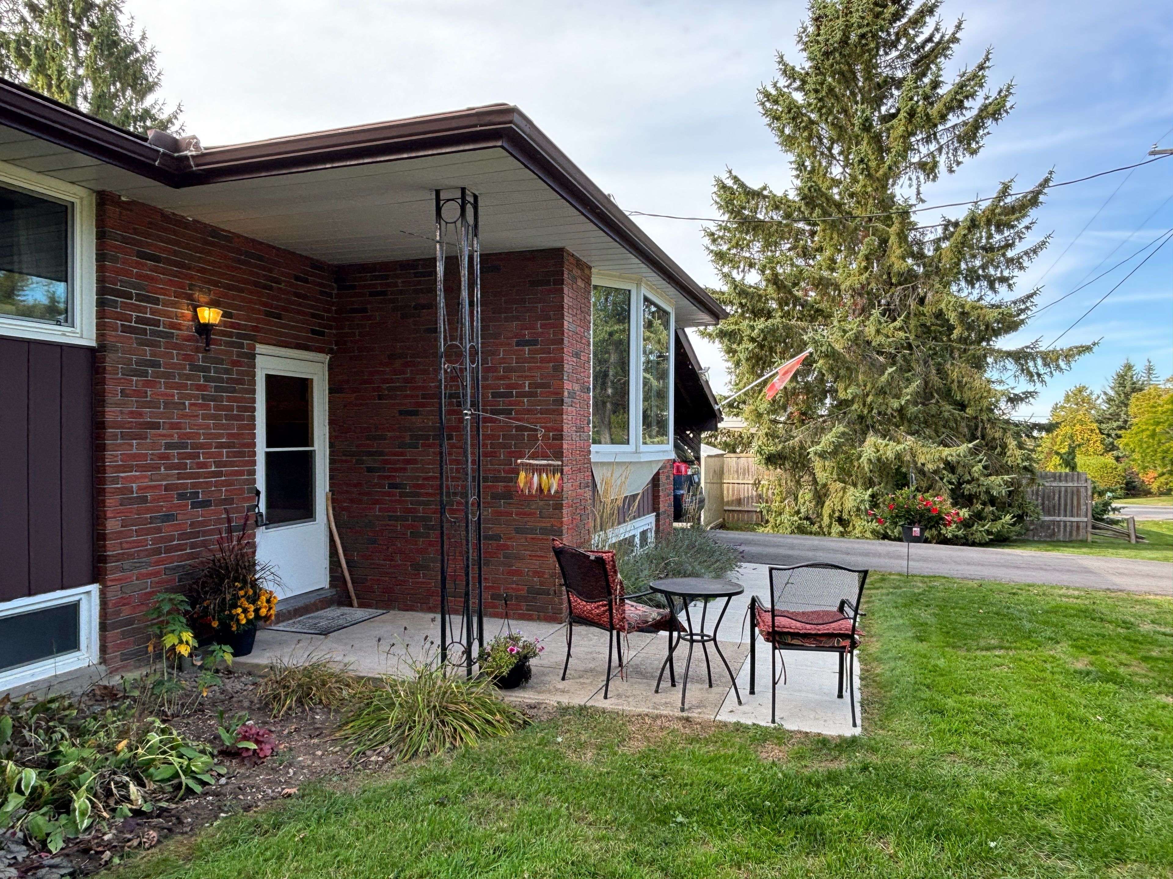 Selwyn, ON K0L 1H0,1276 Beavis BLVD