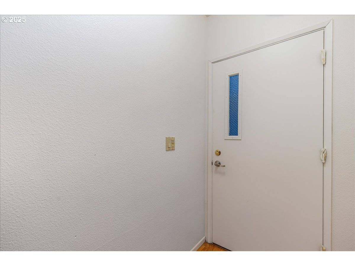 Lake Oswego, OR 97035,4451 GOLDEN LN