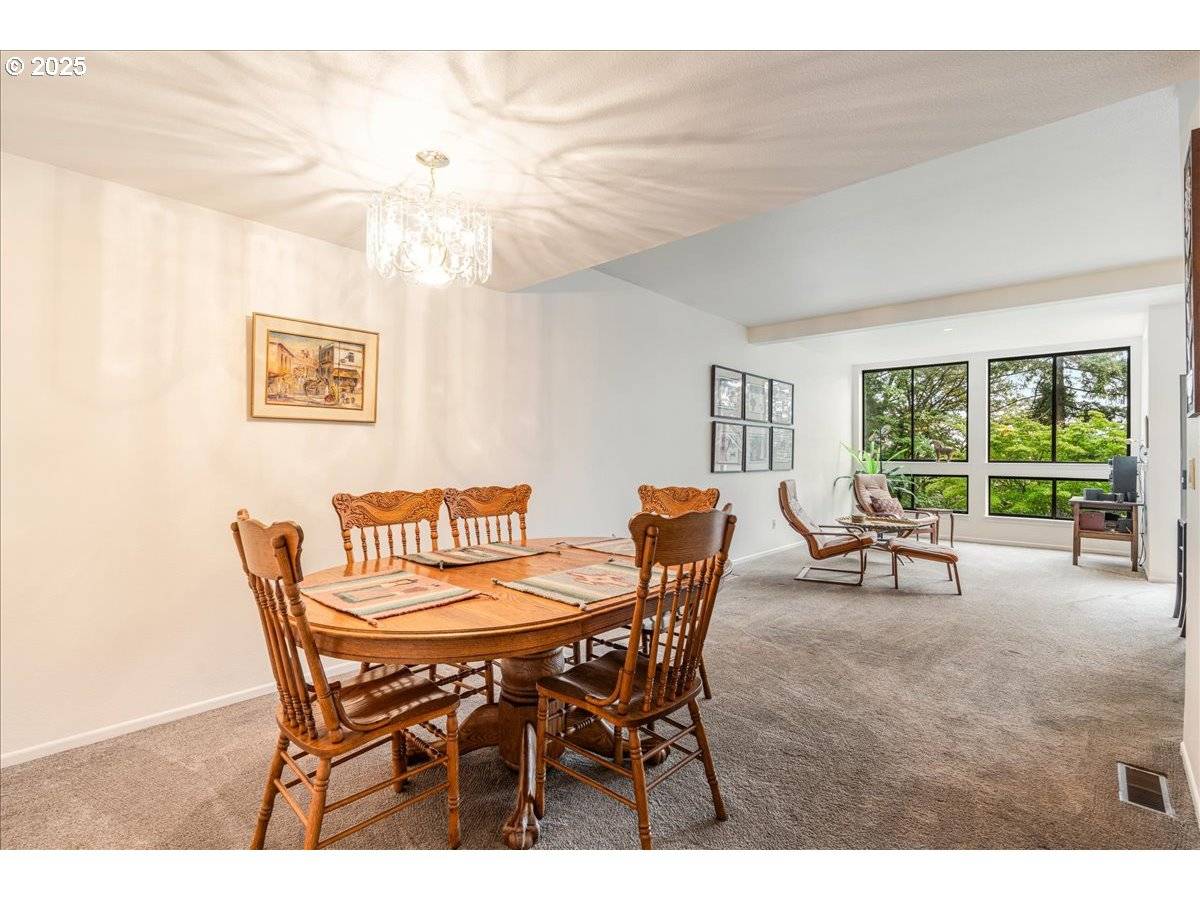 Lake Oswego, OR 97035,4451 GOLDEN LN