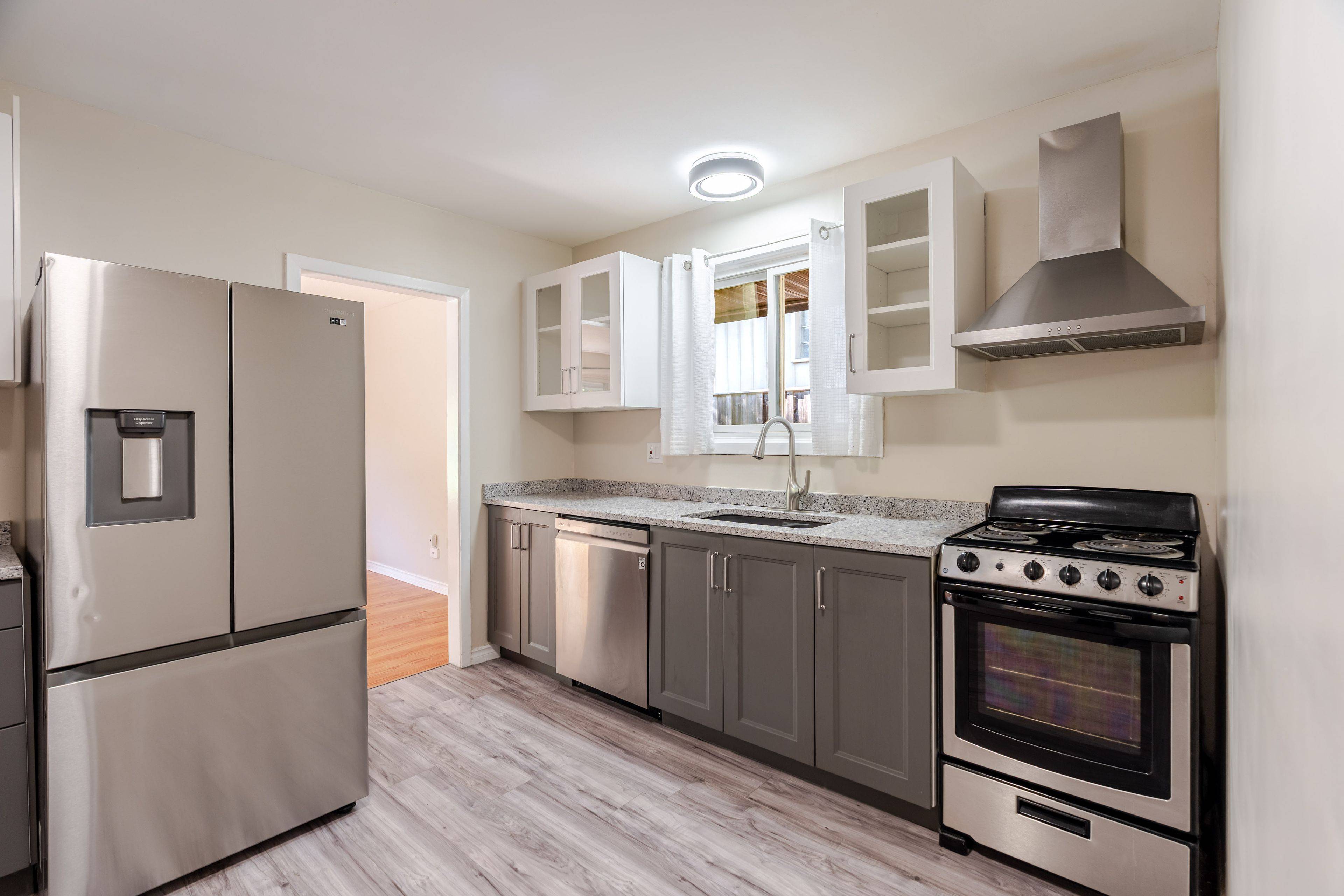 Billings Bridge - Riverside Park And Area, ON K1V 8L2,3001 Rankin ST