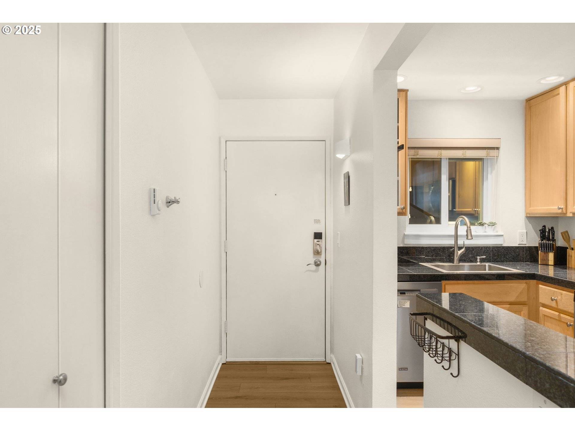 Portland, OR 97239,4980 S LANDING DR #102